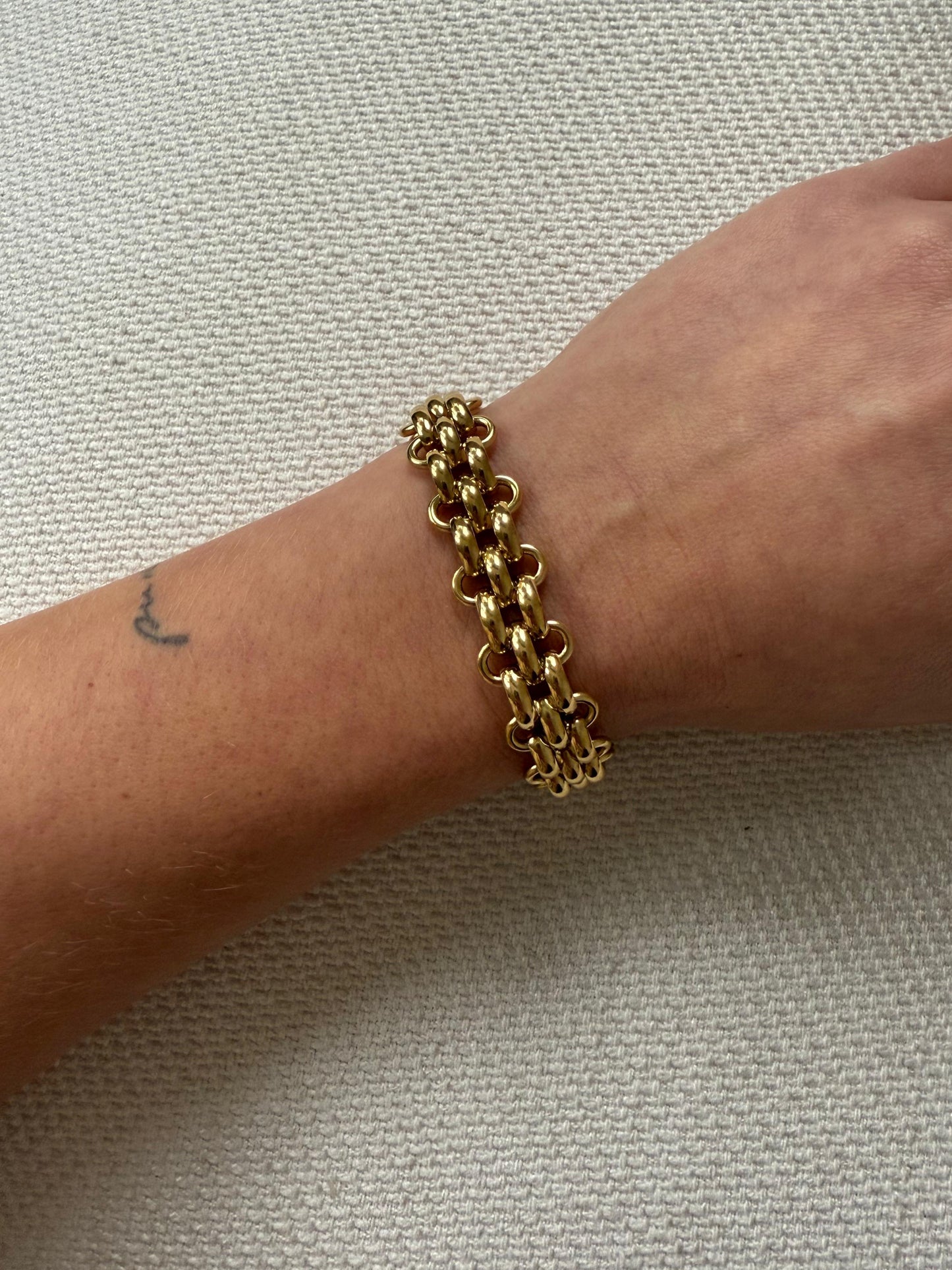GOLD BRACELET