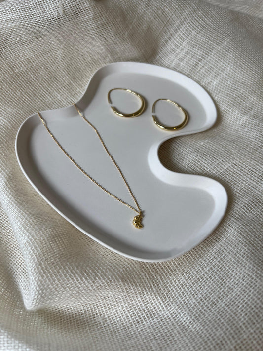CROISSANT NECKLACE